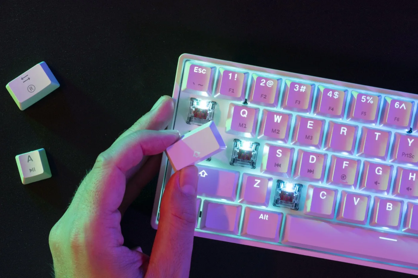 Your Keyboard Is Watching: How to Clear Gboard, SwiftKey & iOS Autocorrect Cache (Privacy Guide)