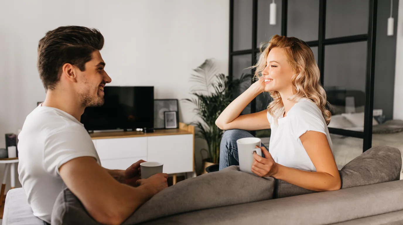 Ergebnisse einer psychologischen Umfrage veranschaulichen den negativen Zusammenhang zwischen der Überprüfung der Telefonnummer des Partners und der Zufriedenheit in der Ehe